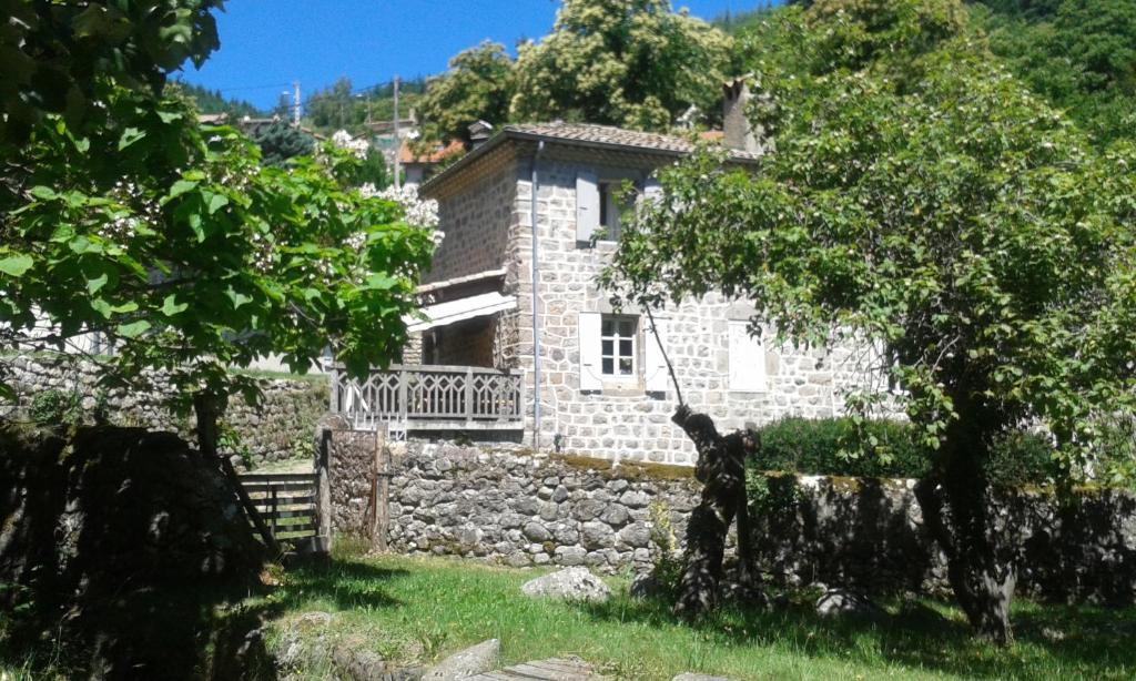 Séjour chez l'habitant la maison de tante Jeanne 82 impasse du cadet 07190 Marcols les eaux 07190 Marcols-les-Eaux