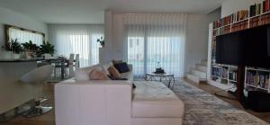Lara Sweet Home