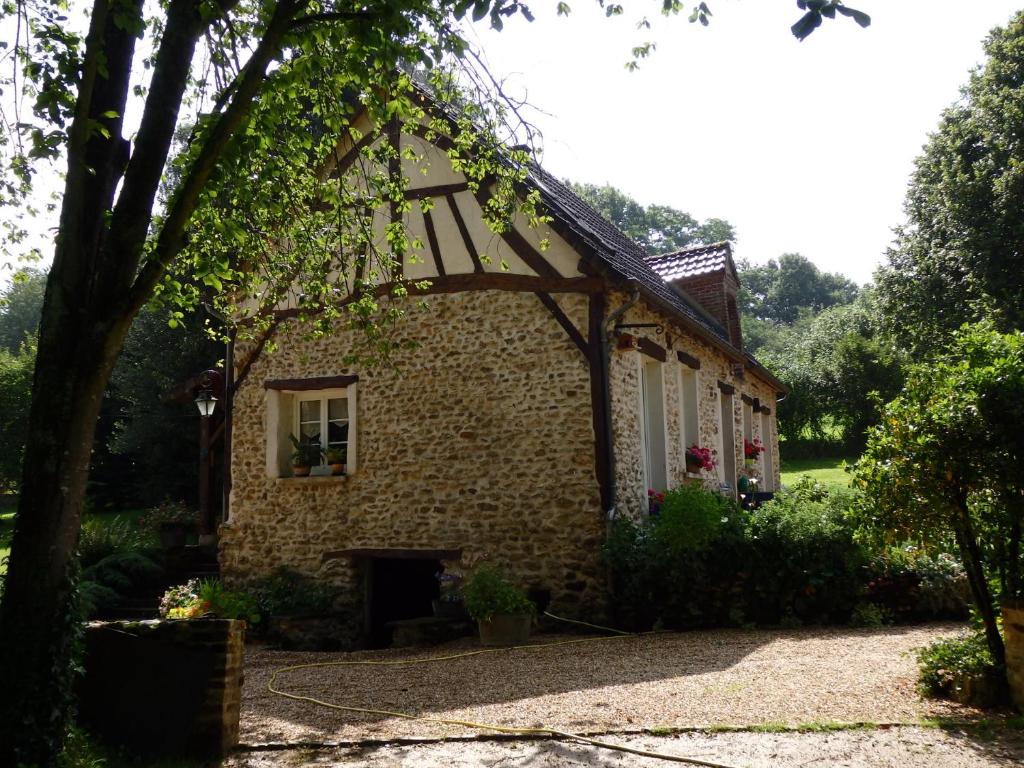 Séjour chez l'habitant Le Clos du Buisson 3 rue du Buisson 27600 Saint-Julien-de-la-Liègue