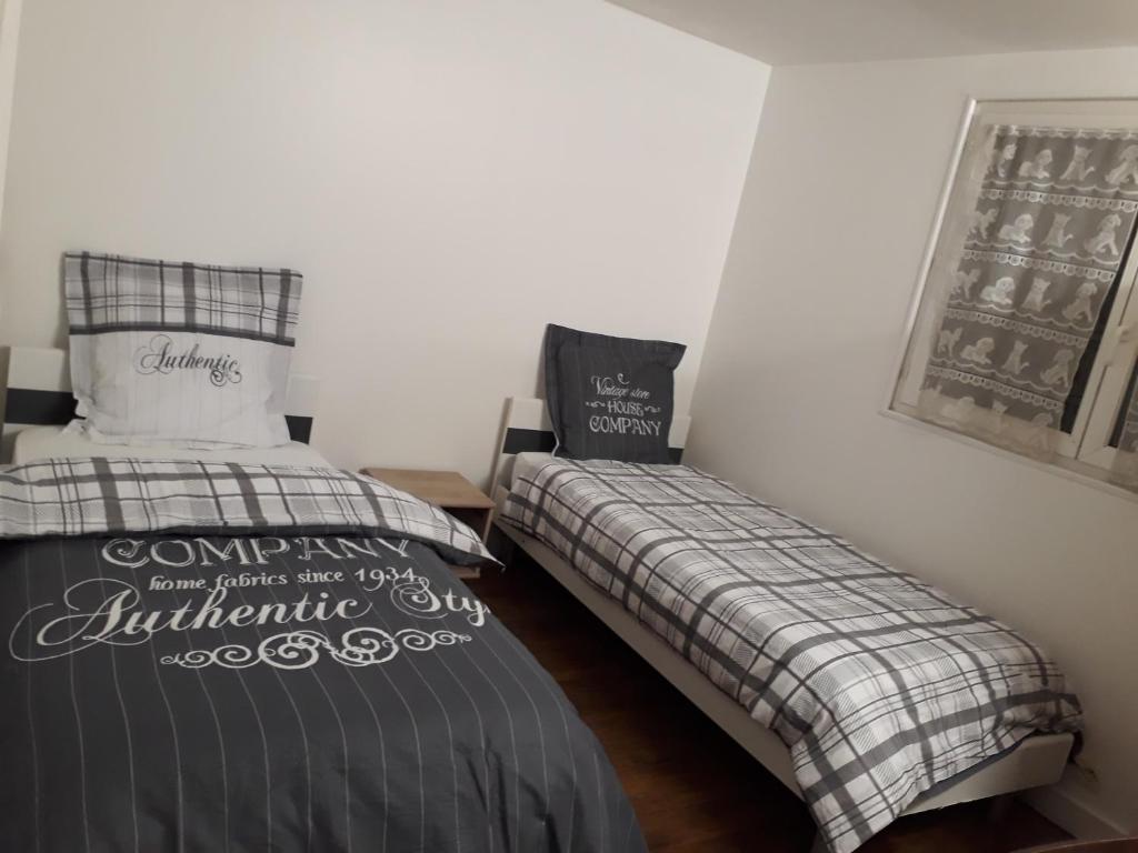 Séjour chez l'habitant Le Pierre CURIE Chez l'habitant 62 RUE PIERRE CURIE 93380 Pierrefitte-sur-Seine