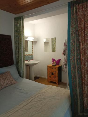 Les portes du jardin. Cosy exotic room SdB privée