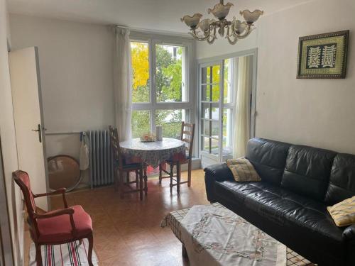 Logement spacieux avec chambre privée