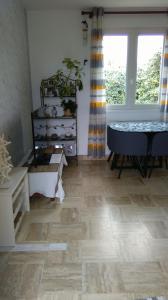 LOUE CHAMBRE CHEZ L HABITANT ACCES A LA CUISINE A 10 MN DES PLAGES