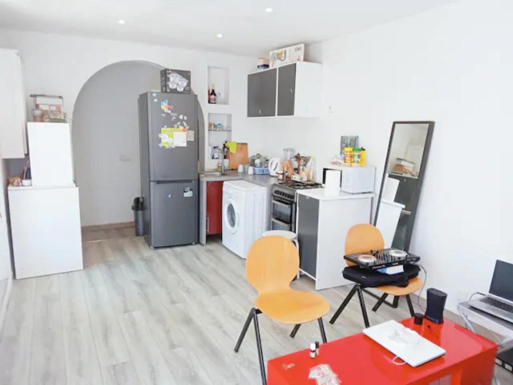 Séjour chez l'habitant maison / appartement à Villeneuve Saint Georges Rue Jules Verne 94190 Villeneuve-Saint-Georges