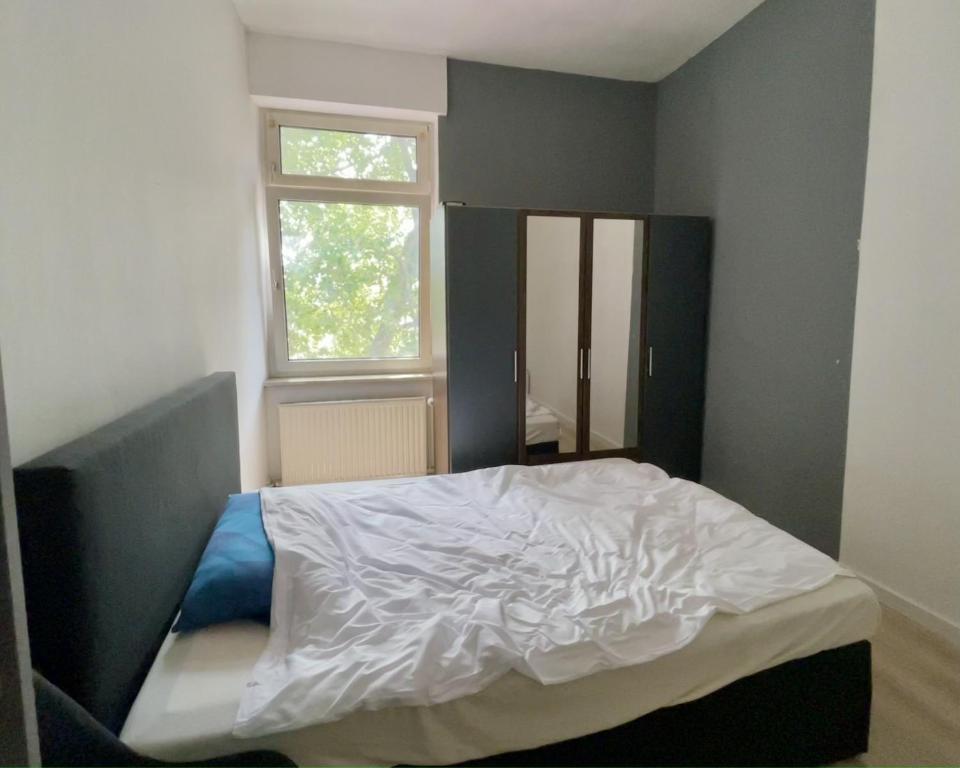 modest cozy room near frankfurt 25 Senefelderstraße, 63069 Offenbach-sur-le-Main