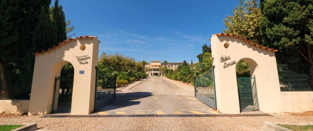 PALAIS LUMIERE : la ''Chambre Blanche'' PALAIS LUMIERE, 257 Allée Lumière, 13600 La Ciotat