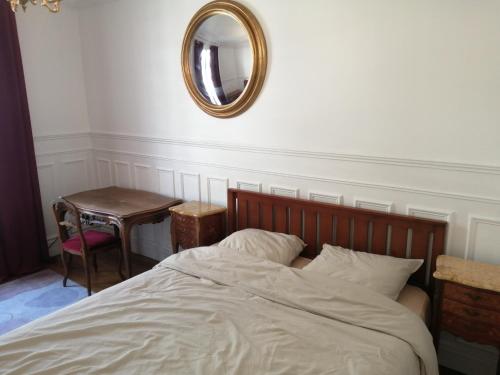 Paris, appartement typique spacieux et confortable