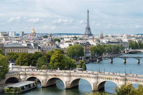 PARIS AUTHENTIC HOUSE METRO RER B Gentilly Proche 13e et 14e, Free parking