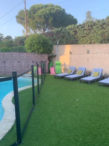 Petit appartement chez l’hôte avec piscine