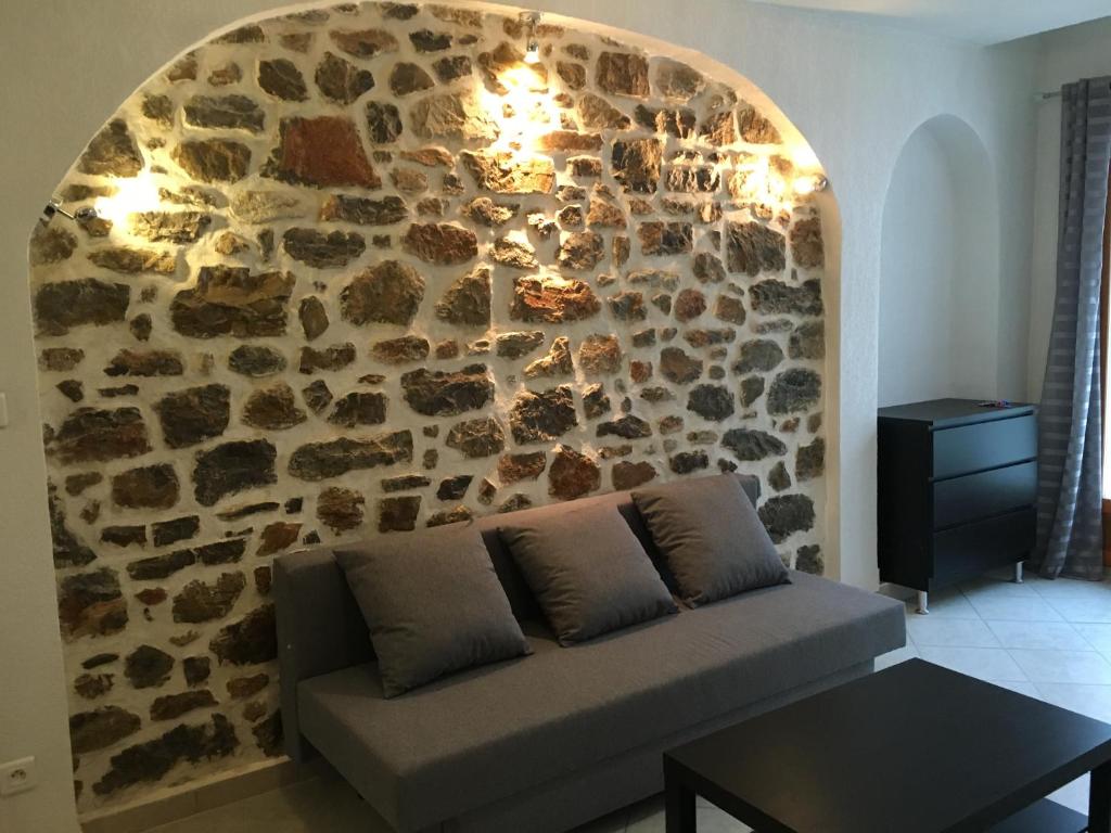 Petit studio 12 m2 et place de parking gratuite 83200 Toulon