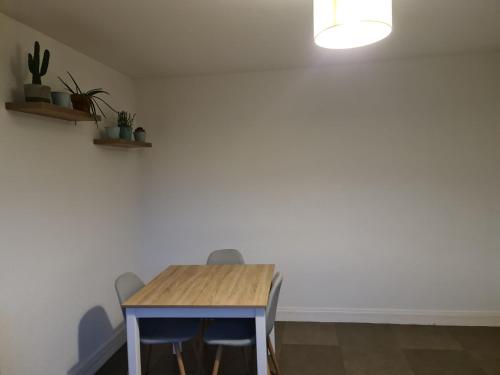 Private room in a shared apartment II