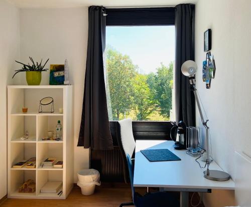 Private room with free parking
