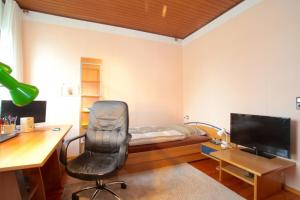 Private Rooms Relax Leoni (3789)