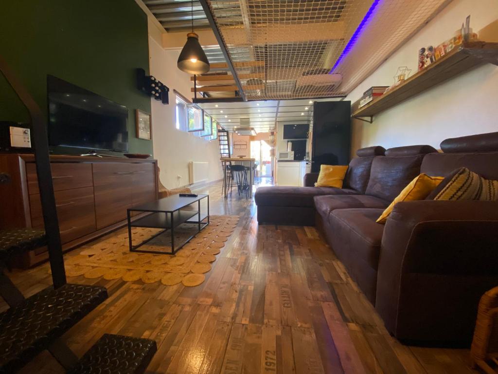 Quarto1 com wc privado e cozinha partilhada 9500-234 Ponta Delgada