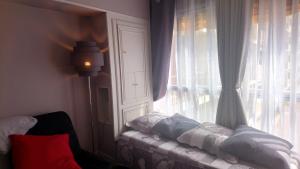 RESIDENCE ALBIGNY STUDIO VUE SUR LAC