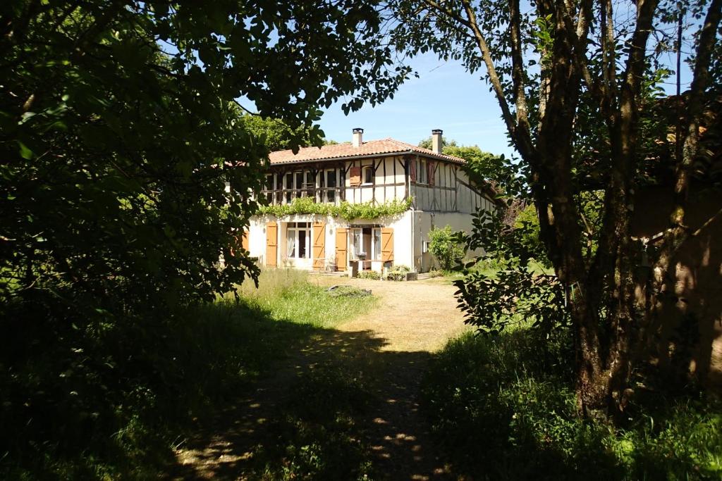 Séjour chez l'habitant Ricouch, chambre d'hôtes et permaculture 2165 route de Ricouch 40700 Momuy