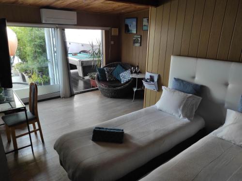 Room near the airport