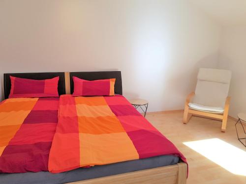 Schönes Zimmer in Privatwohnung an der U-Bahn, geteiltes Bad, eigenes WC