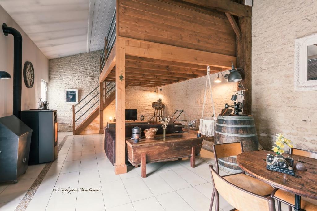 Solo traveler's best stop near Paris 93170 Bagnolet