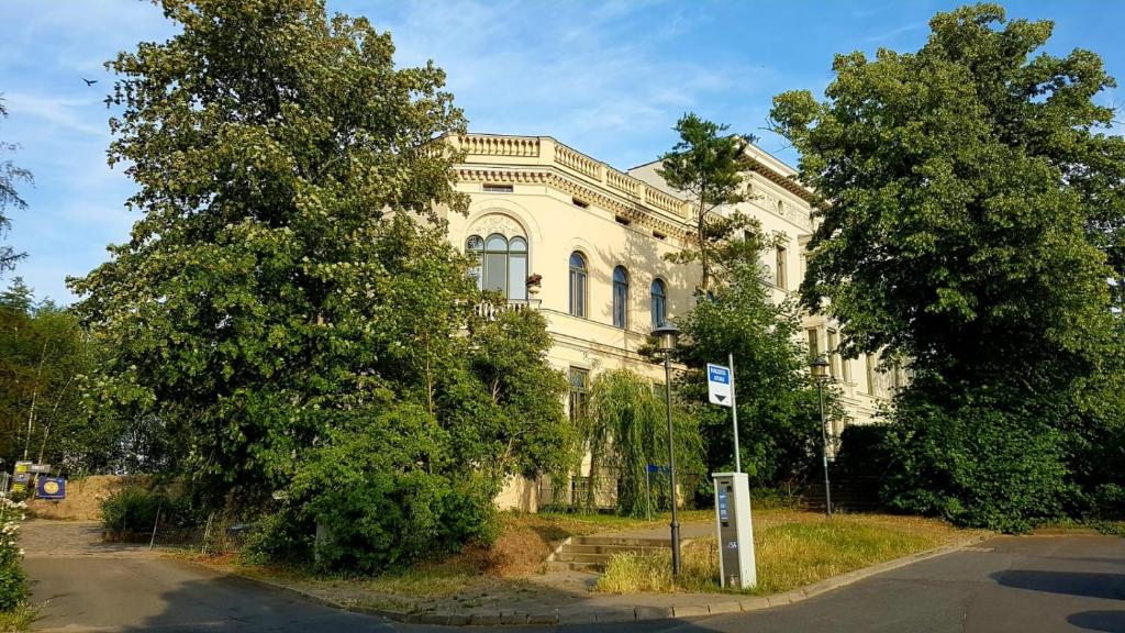 Séjour chez l'habitant Stadtvilla An der Viergelindenbrücke Ernst-Barlach-Straße 7a 18055 Rostock