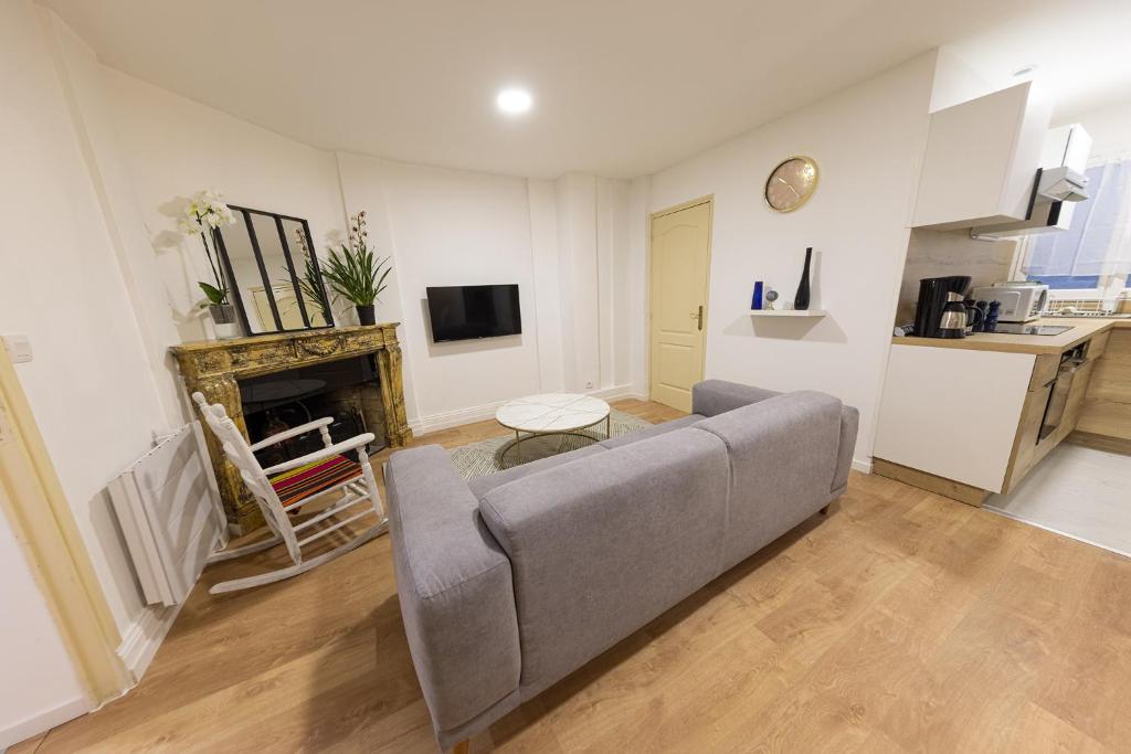 studio rue ménard près de la tour magne 30000 Nîmes