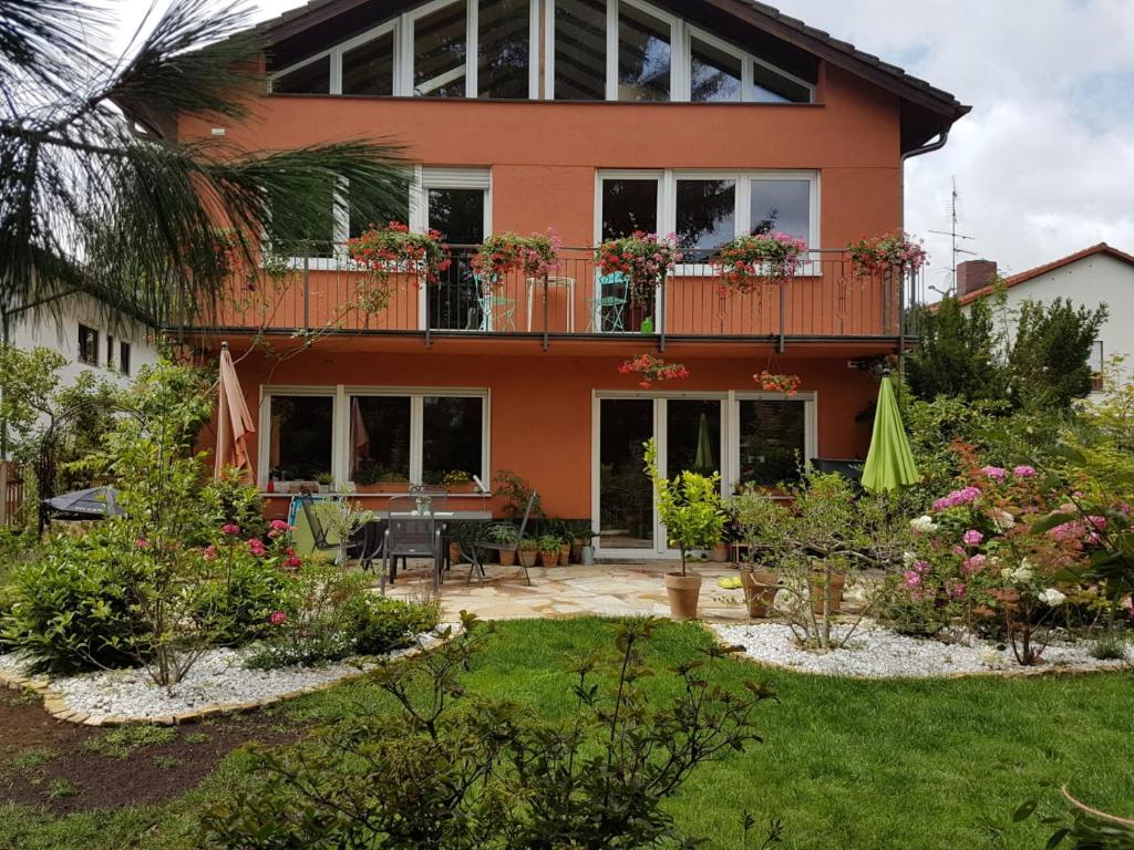 Südländische Flair ALBRECHT-DÜRERSTR 4 a, 85579 Neubiberg
