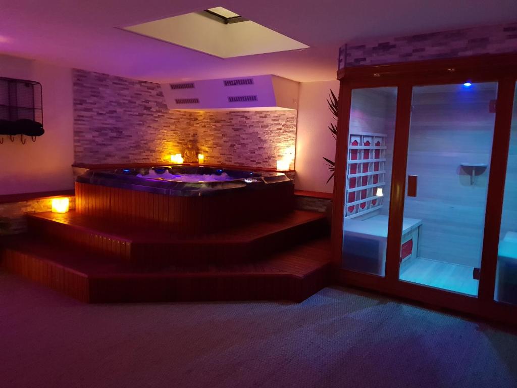 Séjour chez l'habitant Suite room jacuzzi sauna privatif illimité Clisson 38B Route de Saint-Hilaire 44190 Clisson