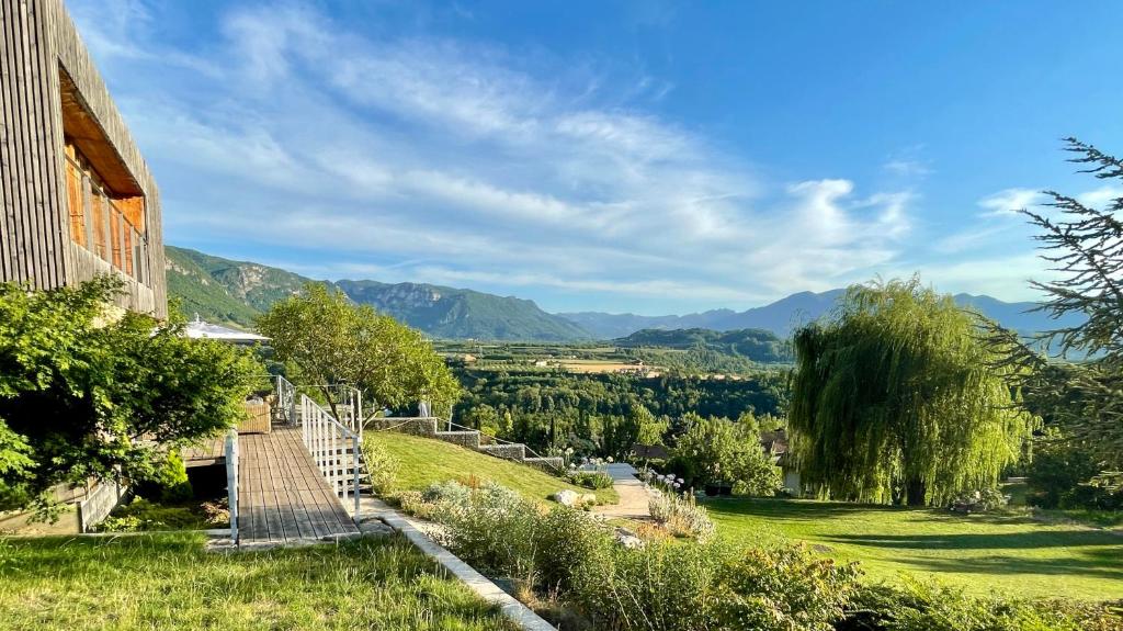 Séjour chez l'habitant Suites & Balnéo chez l'habitant - Vue panoramique sur le Vercors 14 Le Paradis 38680 Pont-en-Royans