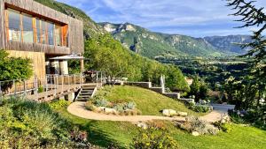 Suites & Balnéo chez l'habitant - Vue panoramique sur le Vercors