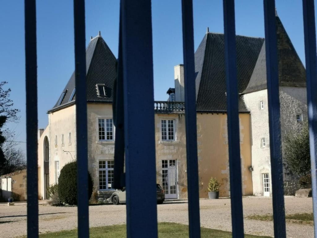 Superbe suite au golf du Château de la vallade 1 Rue de la Vallade, 17250 Saint-Porchaire