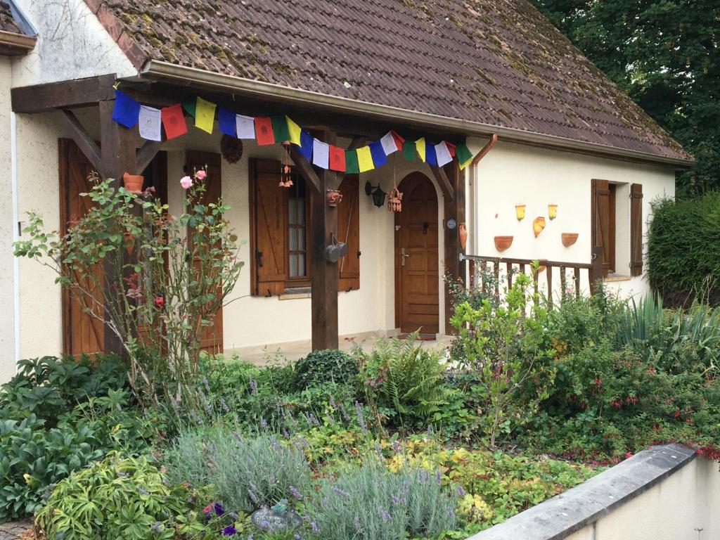 Séjour chez l'habitant Un coin de forêt 6 Rue de Commetreuil 51390 Courmas