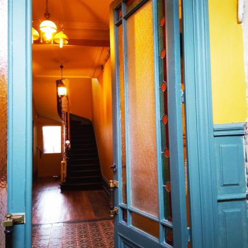Une chambre à coté du théâtre