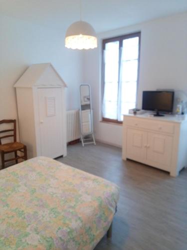vieux-Cognac, chambre et salle de bain privative