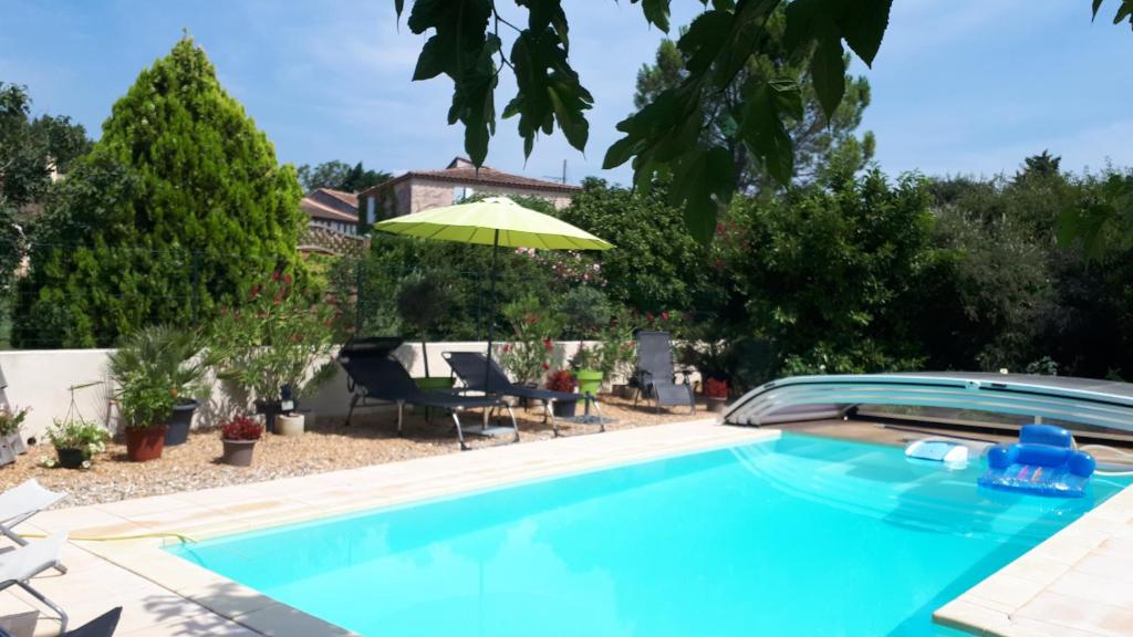 Séjour chez l'habitant Villa avec piscine 1320G Route de Carpentras 84800 LʼIsle-sur-la-Sorgue