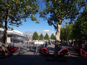 Vue sur les toits de Paris, tour Effeil, centre malakoff, chambre chez l'habitant, sans ascenseur, à deux pas de Paris