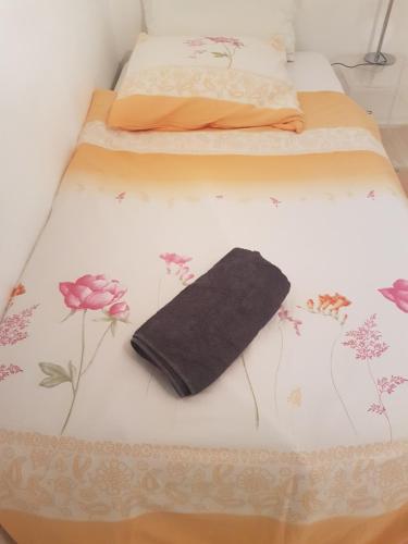 Zimmer 1 nahe Thoraxklinik mit Gemeinschaftsbad und Gemeinschaftsküche
