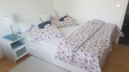 Zimmer 2 nahe Thoraxklinik mit Gemeinschaftsbad und Gemeinschaftsküche