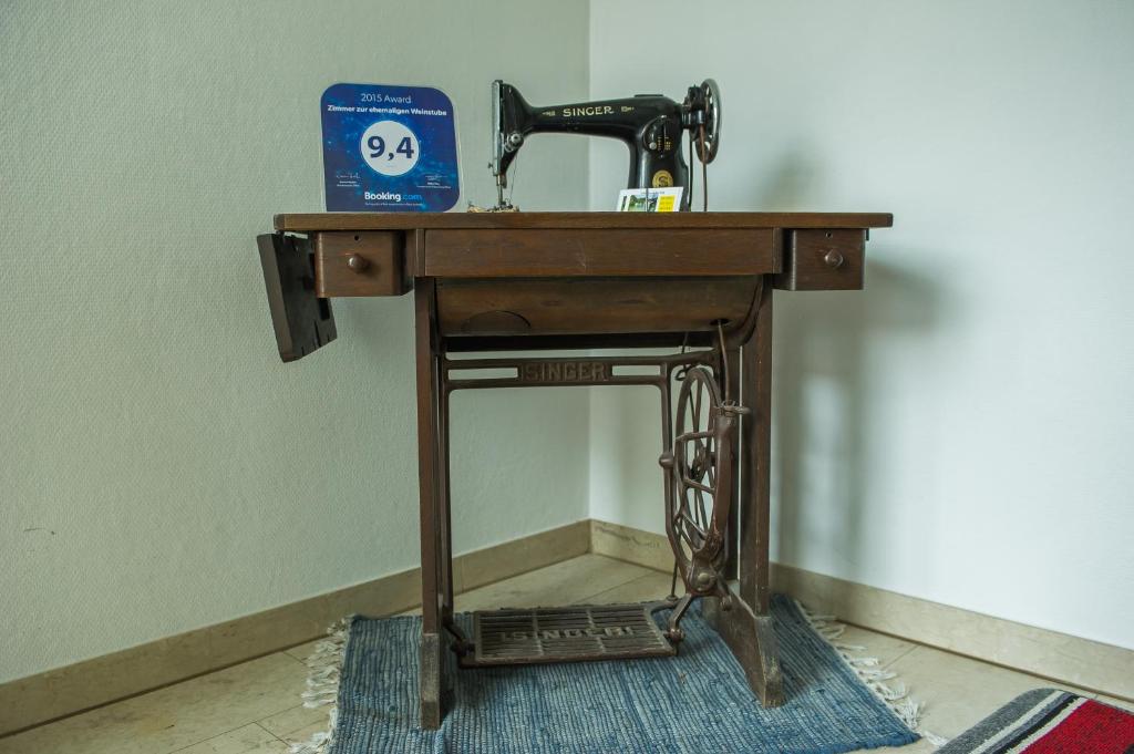 Zimmer zur ehemaligen Weinstube Bissinger Str. 42, 74321 Untermberg