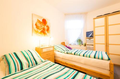 ZV2001 Private Apartments & Rooms near Exhibition Ground (room agency)