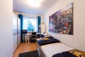 ZV2001 Private Apartments & Rooms near Exhibition Ground (room agency)
