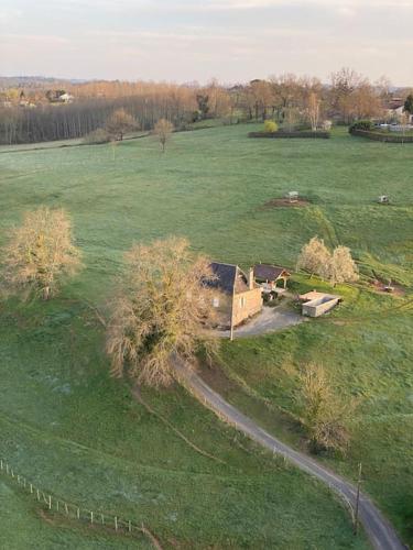 Maison de vacances Séjour en Corrèze avec bain nordique Tonnelas Saint-Cyr-la-Roche