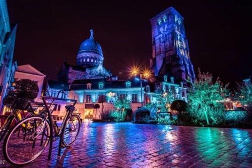 Séjours & Affaires - Appartement Spacieux avec Balcon - Calme et Chaleureux Tours france