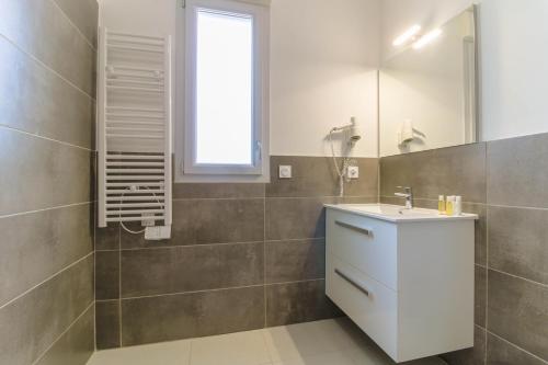 Appartement SELECT'SO HOME - Résidence Le Poséidon - Piscine & Garage - Prestations de qualité & Services Hôteliers - POS36 7 Avenue de la Mer Bormes-les-Mimosas