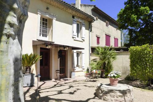 Semi-detached house, Noves Noves france