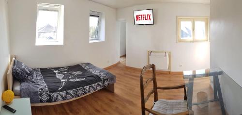 Appartement Semi studio - TV - WIFI - Salle de bain Privée 2 Rue d'Aulnoye Avesnes-sur-Helpe