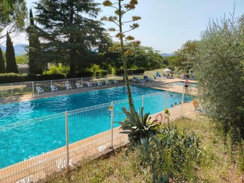 Sensational Lou Castel 1 bed Apartment with separate sleeping alcove sleeps 4 Berrias Et Casteljau france