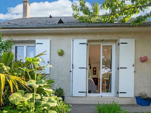 Serene Holiday Home for Family in Normandy with Garden Isigny-sur-Mer france