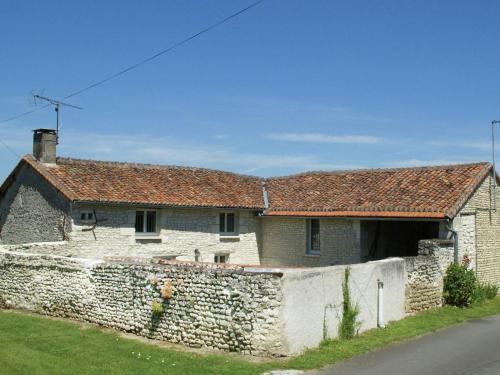 Serene Holiday Home for family vacation with partially fenced garden Chaveignes france