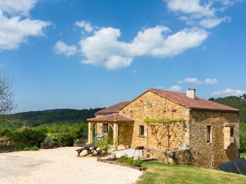 Maison de vacances Serene Holiday Home in Mazeyrolles with Swimming Pool  Mazeyrolles