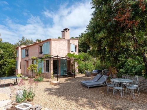 Serene holiday home in Pignans with private pool Pignans france